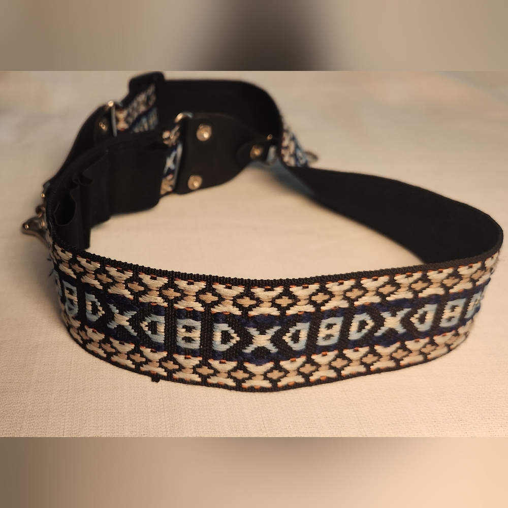 Stylish Black and Blue Patterned Camera Strap